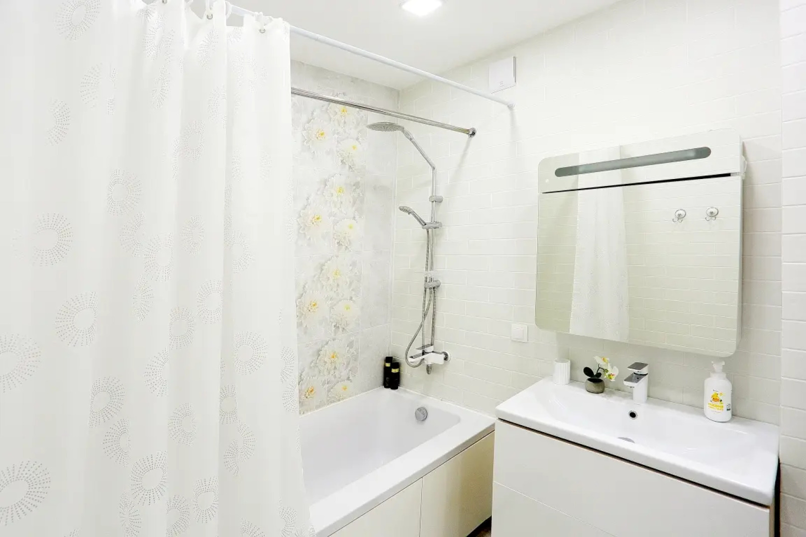 Квартира 25 Этажей Большая Двухкомнатная (70кв.м.) в доме бизнес класса