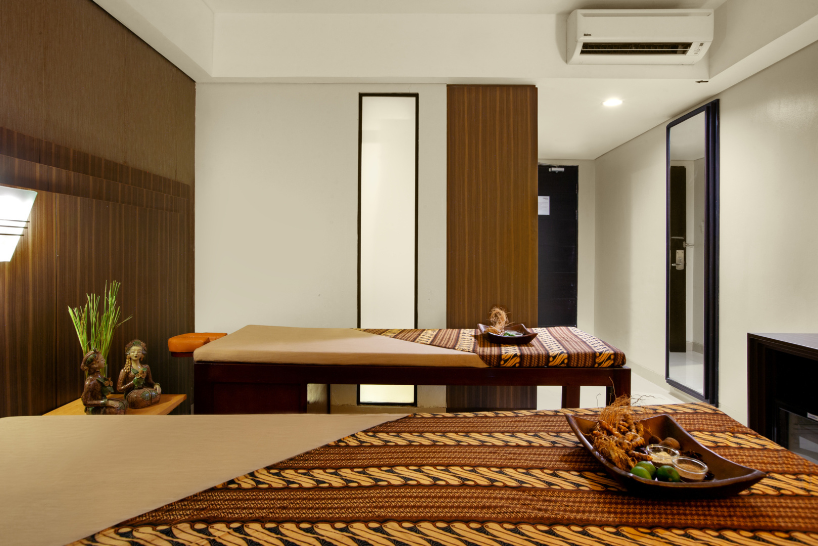 Отель The Alana Hotel & Conference Center Malioboro Yogyakarta