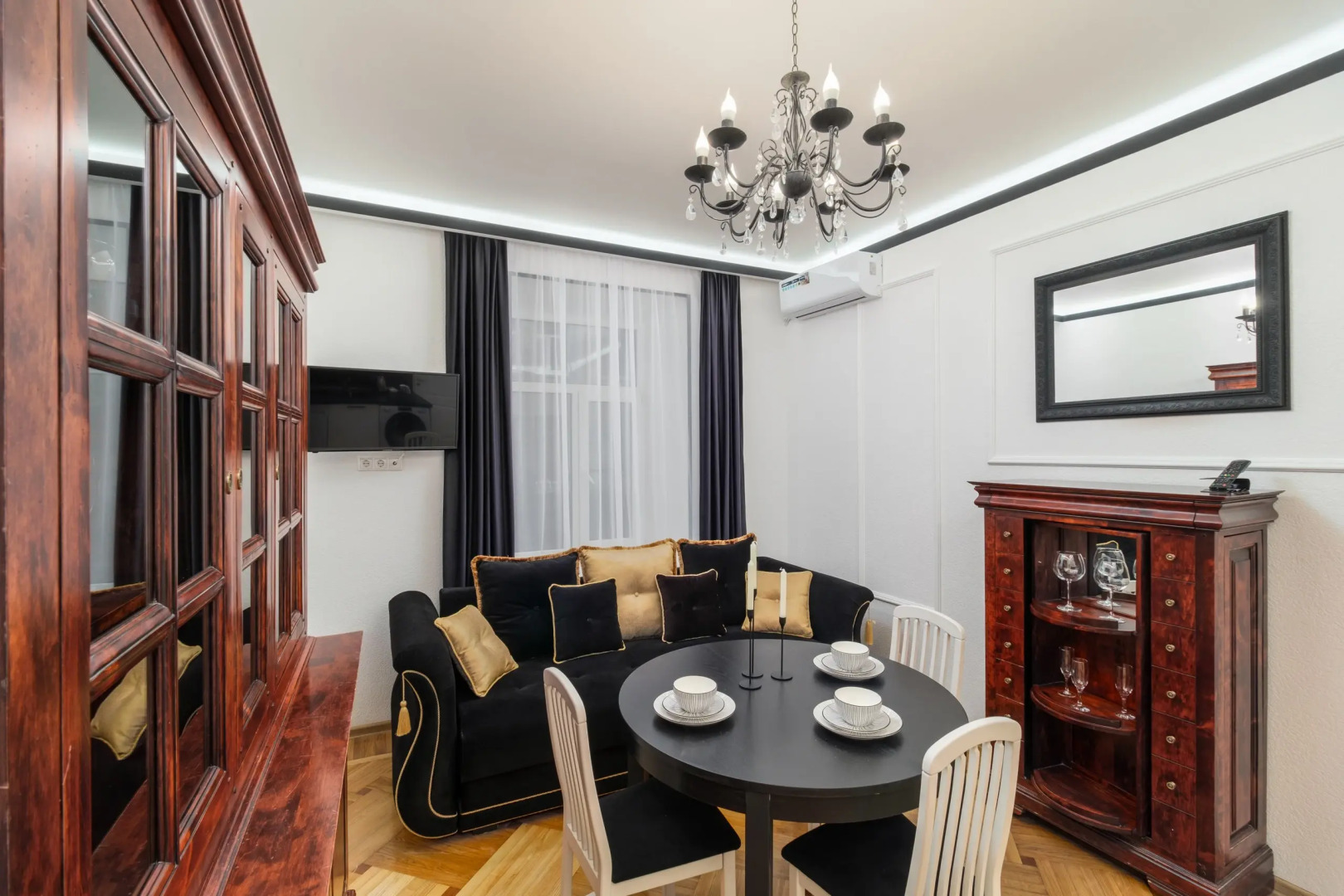 Апартаменты Лофт у Площади Восстания 5 спален