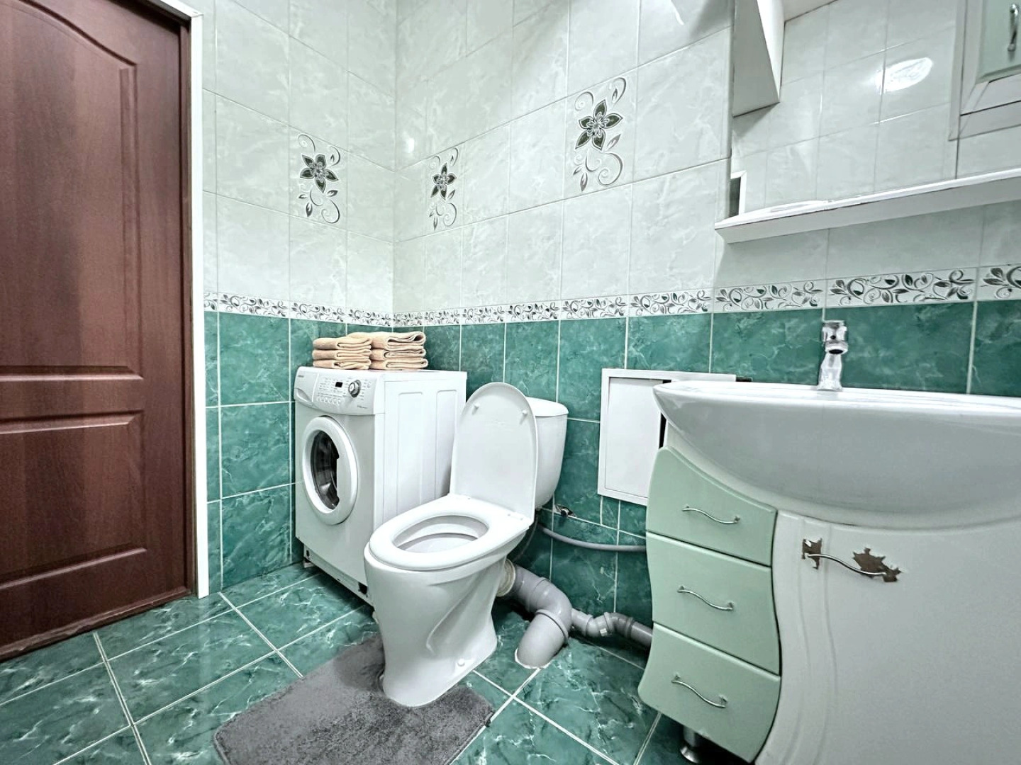 Квартира трехкомнатная в центре на Весенней