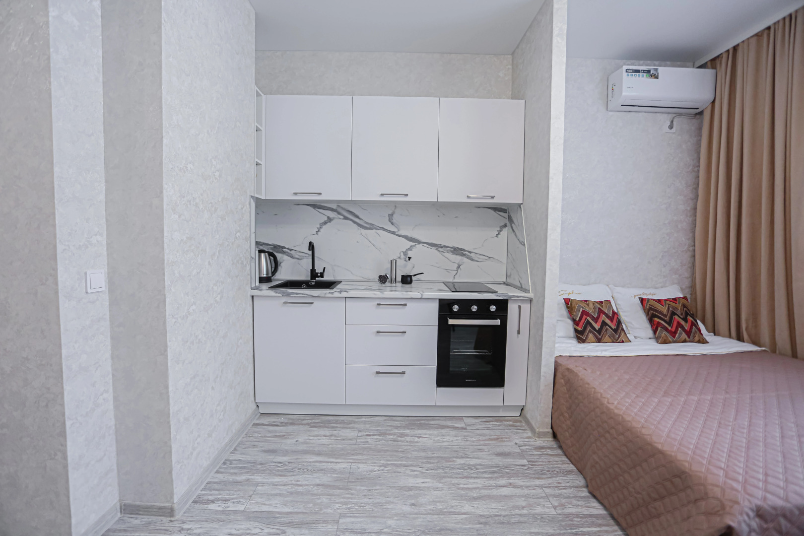 Апартаменты SunSet Радионова 202