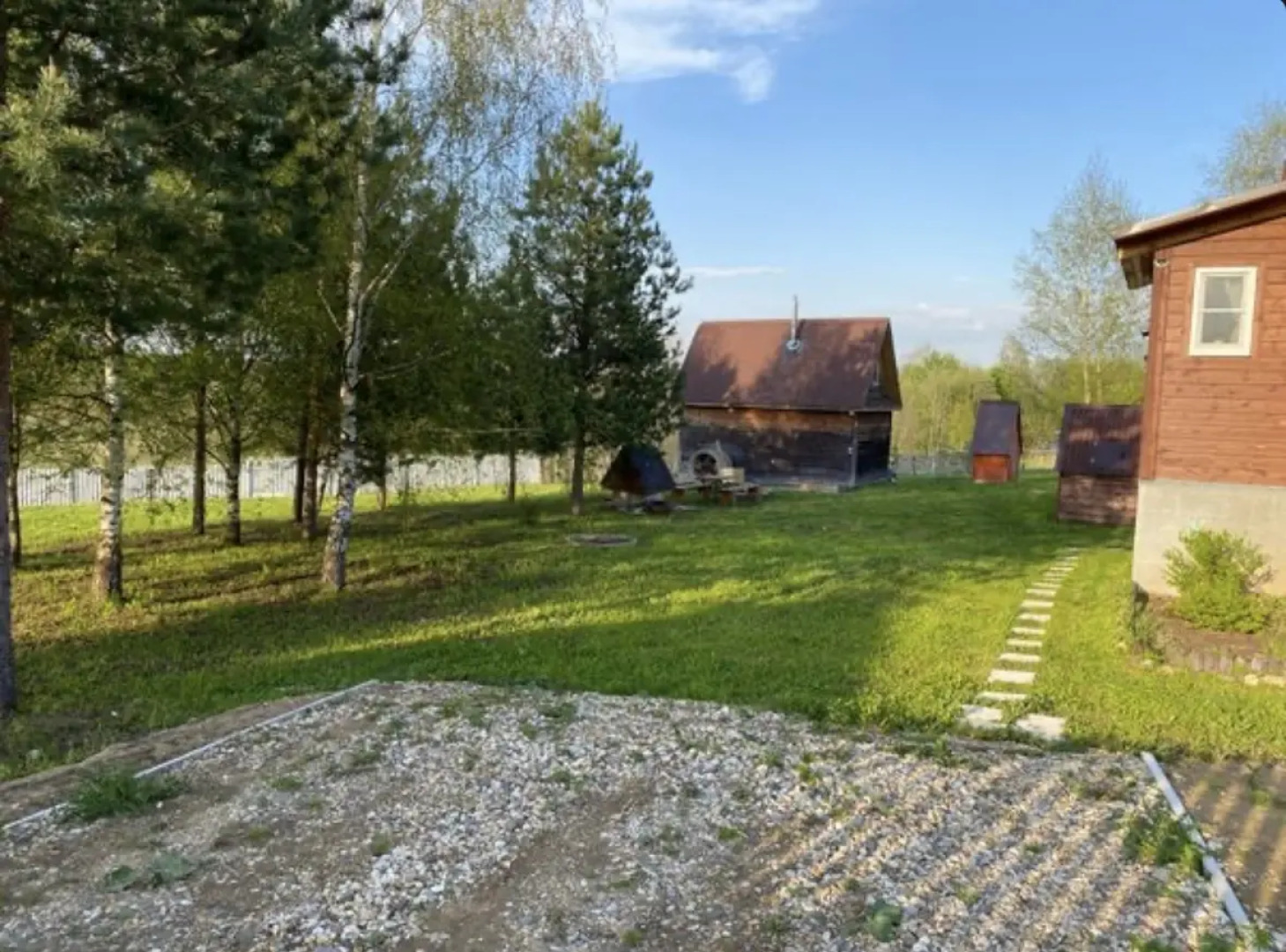 Частный дом у речки для семейного отдыха