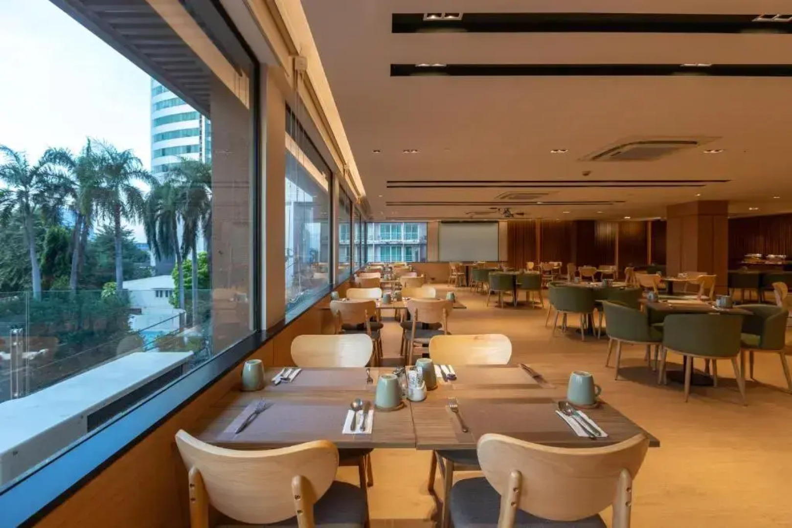 Отель Golden Tulip Mandison Suites