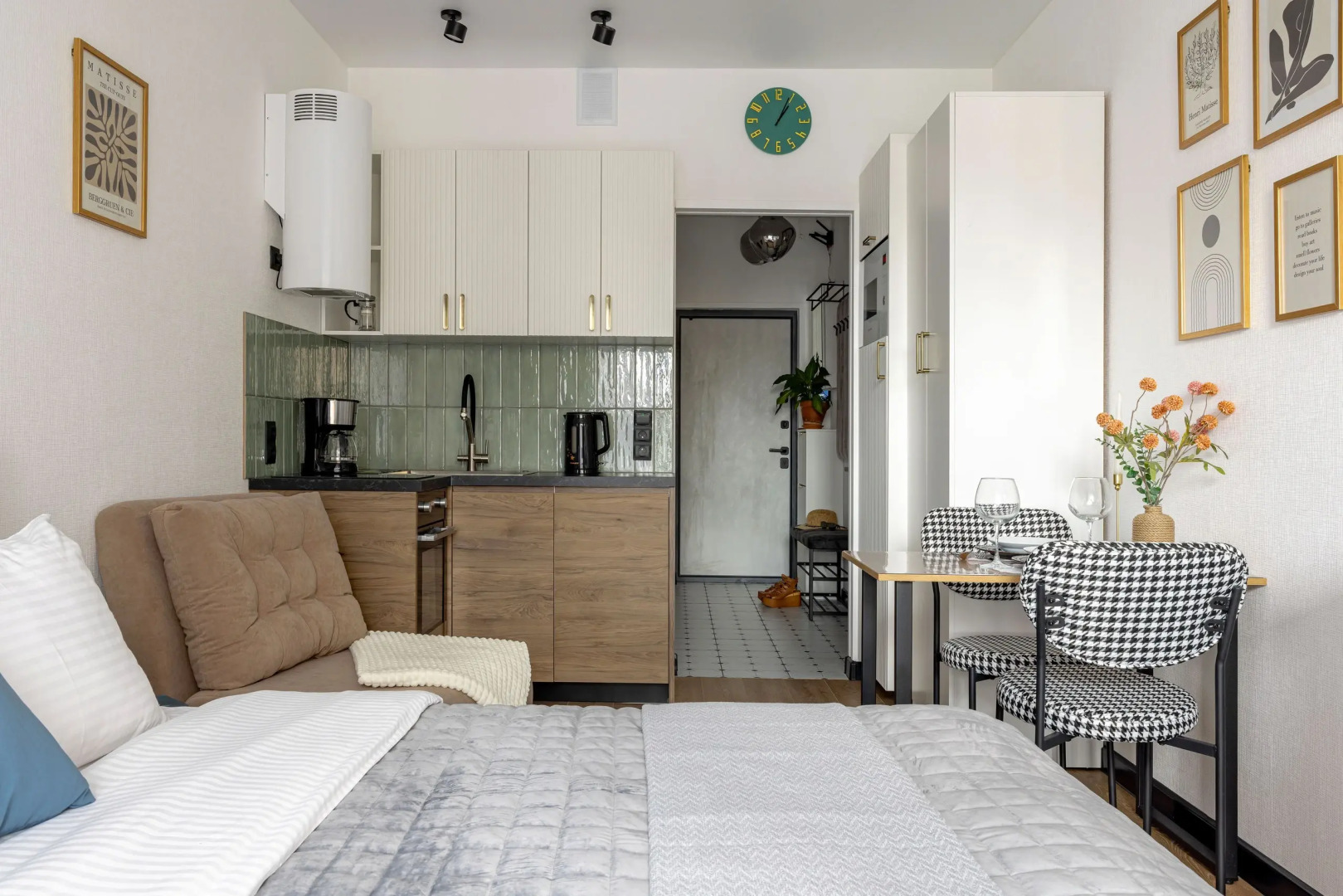 Апартаменты зеркальные в доме с бассейном в Сестрорецке