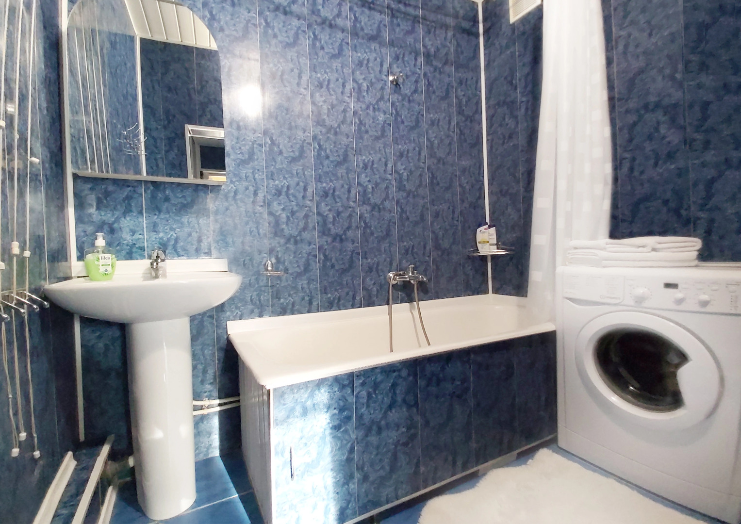 Апартаменты на Кирова 1 у жд вокзала Динамо