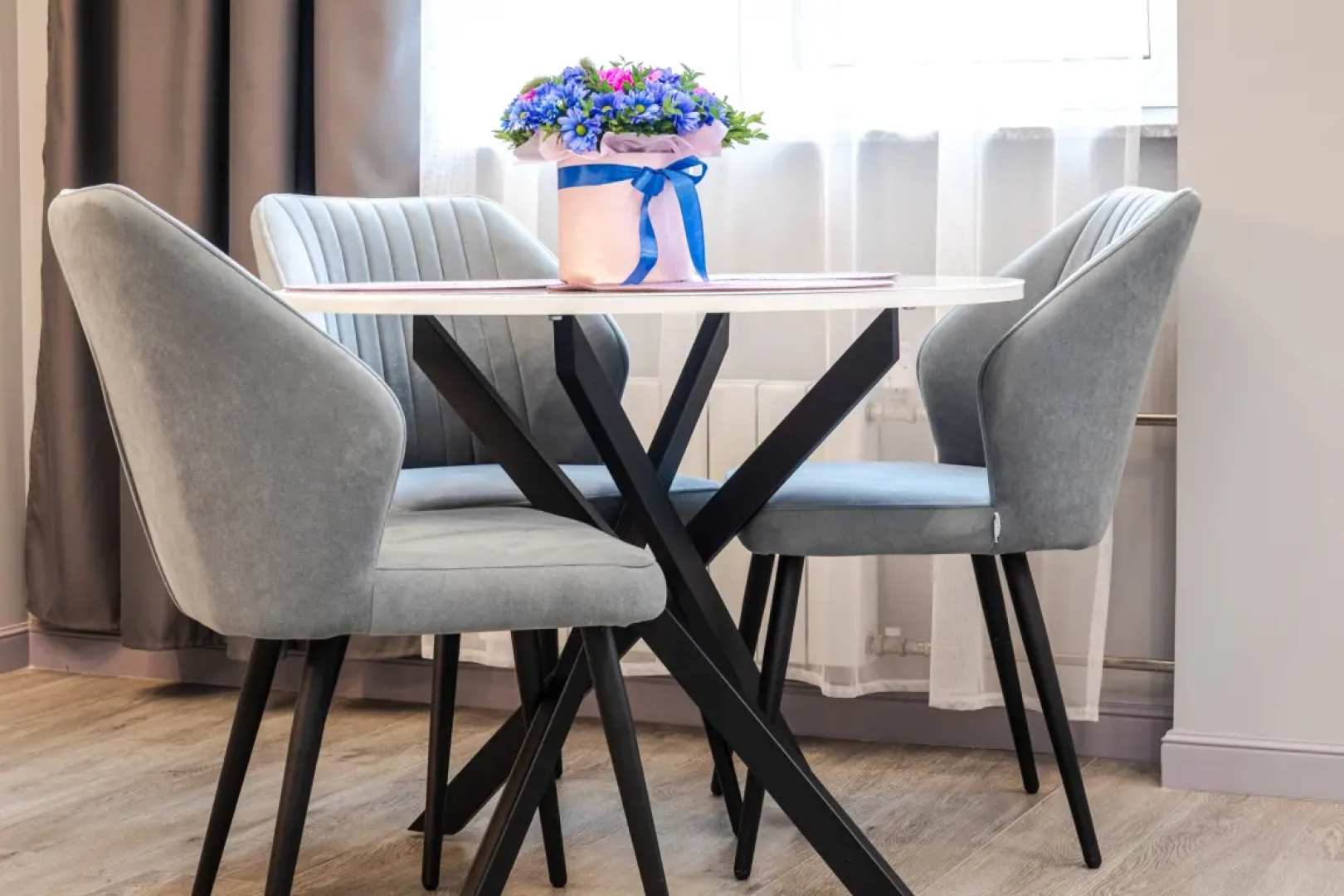 Апартаменты «Бордовый шик» в районе ВДНХ «Эстет Апарт»