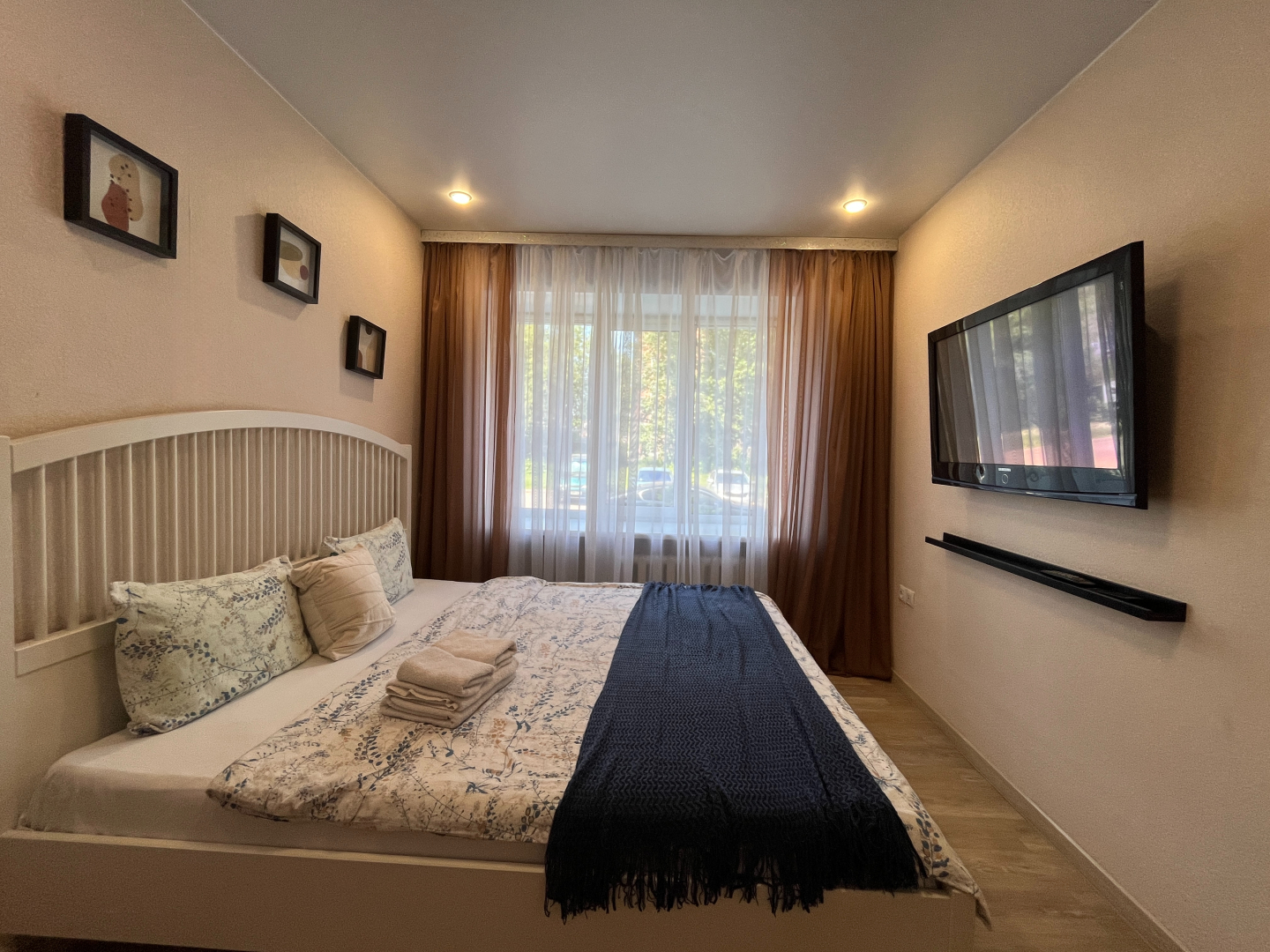 Апартаменты Unique Apart Каштан рядом с РИАцентром, КузГТУ и кинотеатром Космос на Демьяна Бедного 3