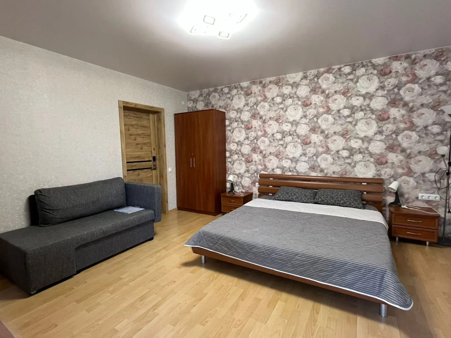 Апартаменты №2 Стандарт, 1 линия, боковой вид на море (4чел)