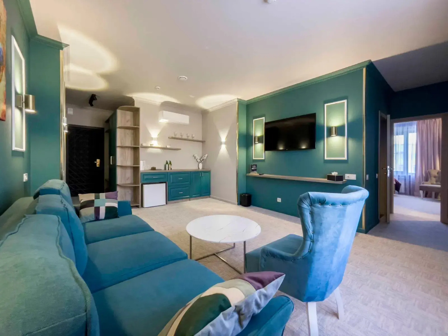 Отель на Манежном