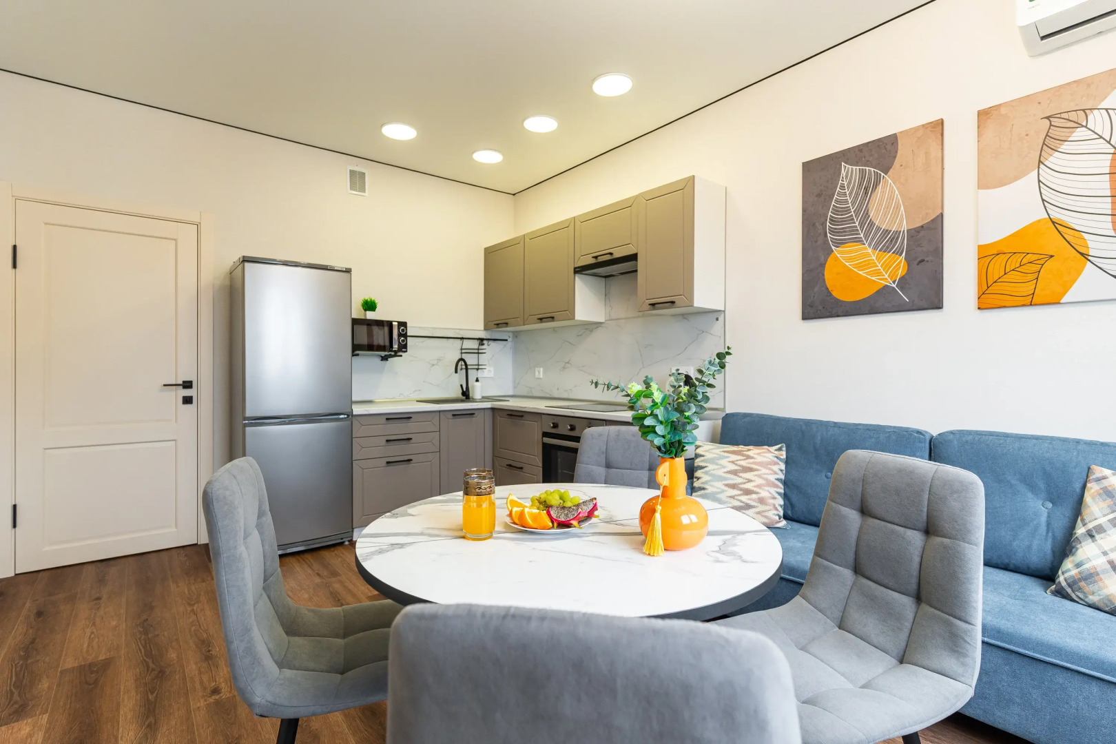 Апартаменты с Лоджией и Видом на Город и Море от LetoApart