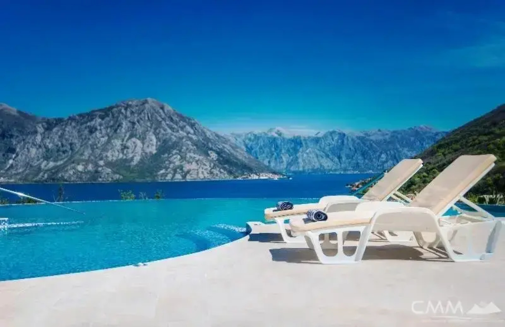 Апартаменты Gorgeous Morinj Resort