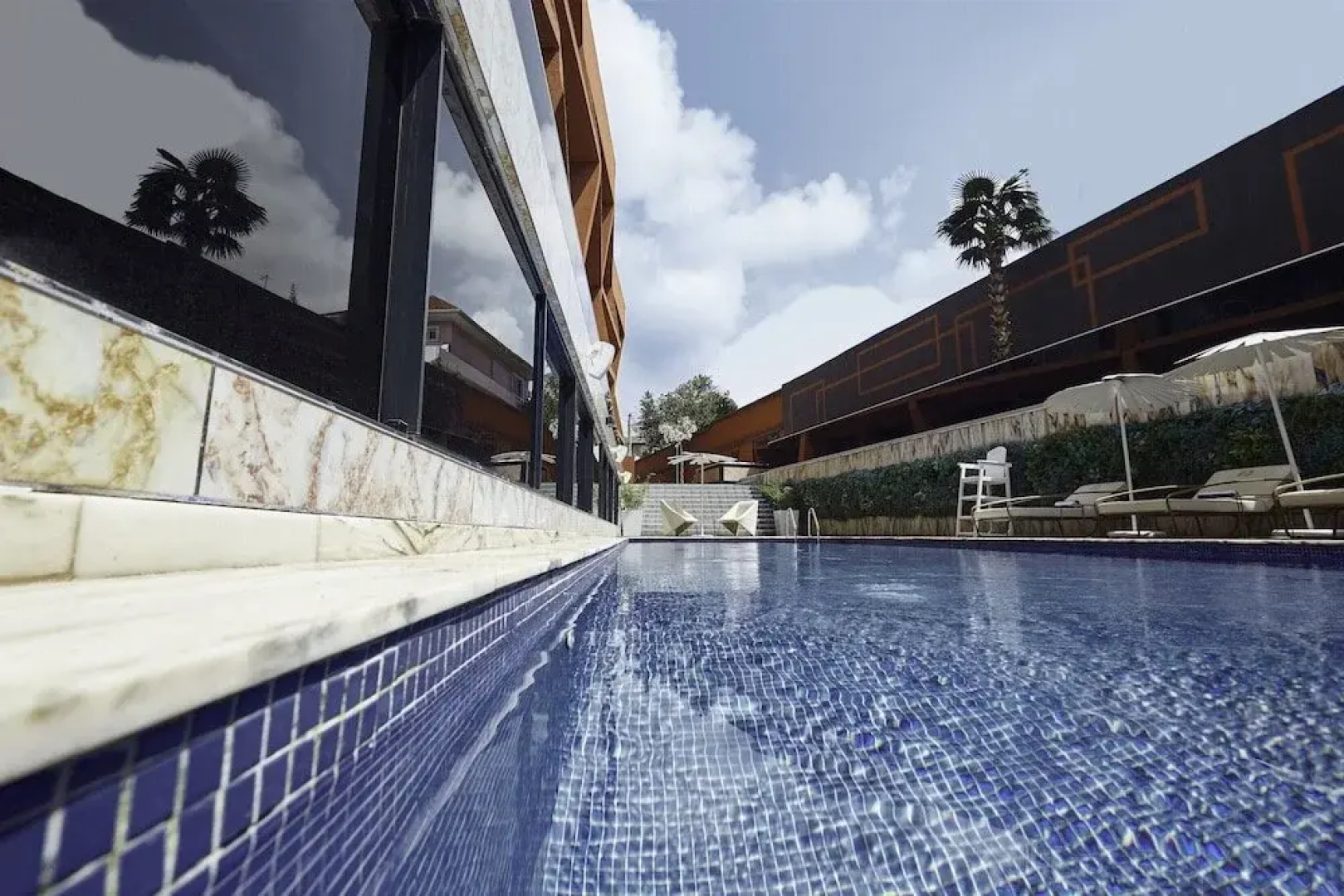 Отель Bel Air Crest Hotel & Suites