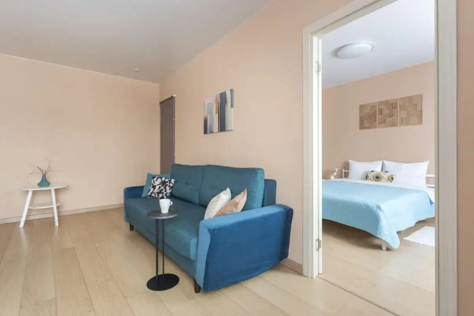 Апартаменты двухкомнатные с Видом на Привокзальную Площадь Hygge Karelia