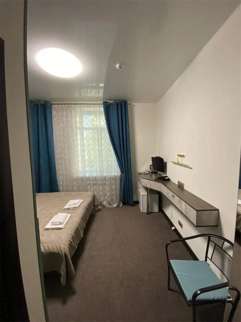 Отель Корона