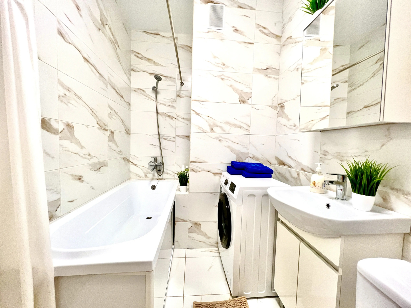 Апартаменты Уютные в ЖК Академический на 8 этаже (рядом с Парком Гагарина) пр-кт К.Маркса, 242