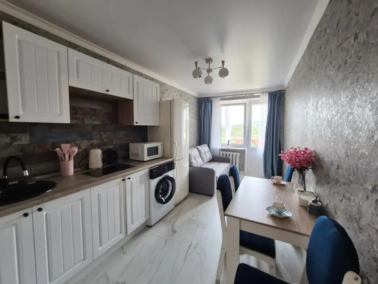 Квартира Однокомнатная Прованс с видом на горы с балкона