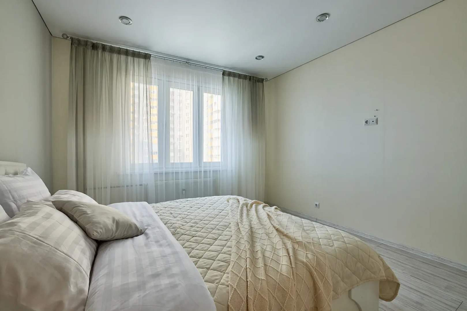 Апартаменты 2-х комнатные около Меги