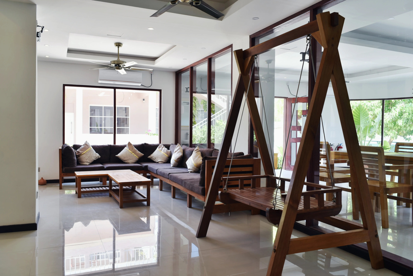 Отель Grand Beach Dhigurah