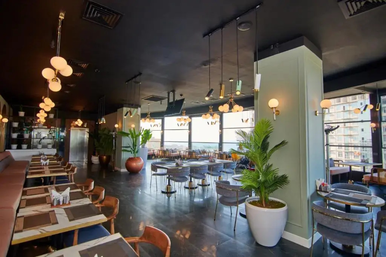 Отель Grand Hotel Victory