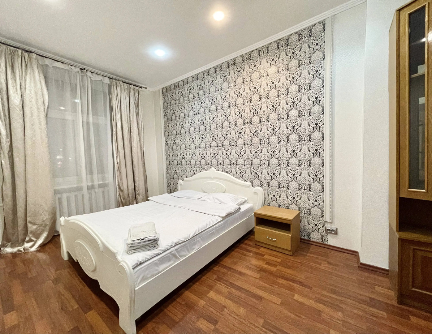 Апартаменты 4-комнатные HomeApart Володарского, 18