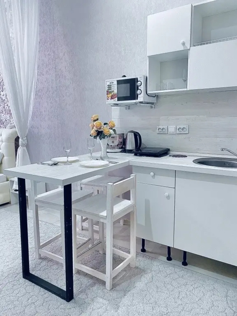 Уютная студия Сирень возле парка и озера