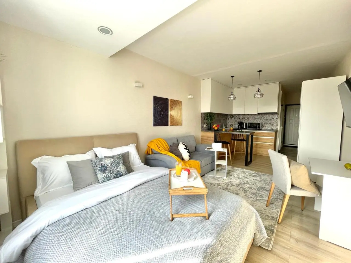 Апартаменты Студия День Ночь с Видом На Горы