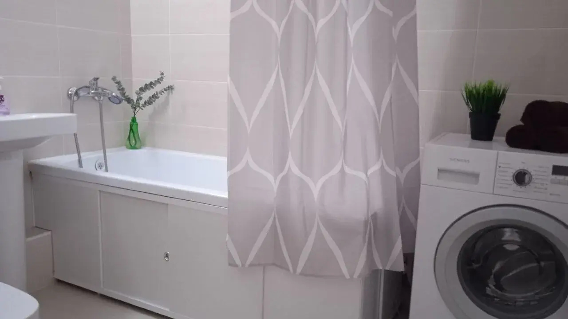 Квартира на улице 9 Января 68/1к2