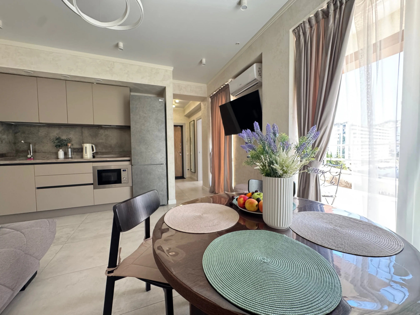 Квартира в  доме с бассейном рядом с морем