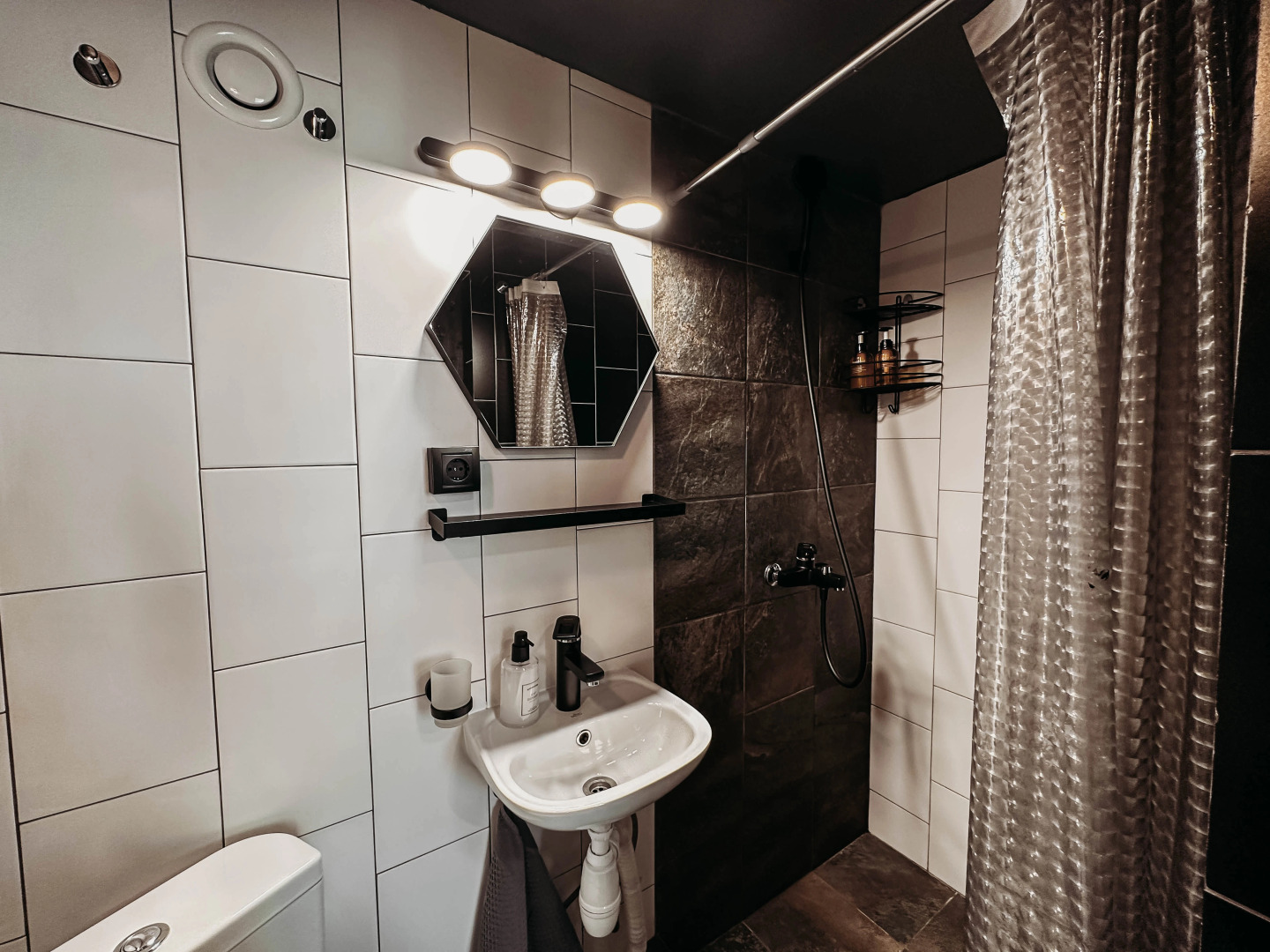 Апартаменты Alpine Urban Garden 2