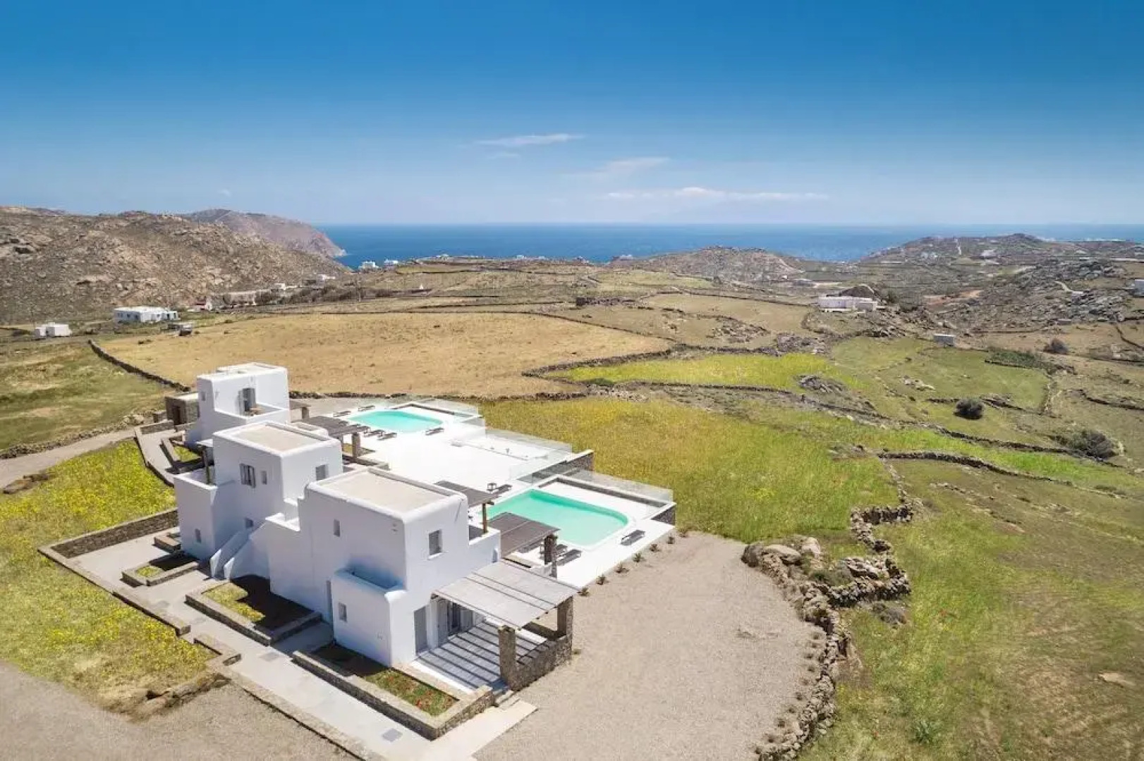 Отель Legendary Suites