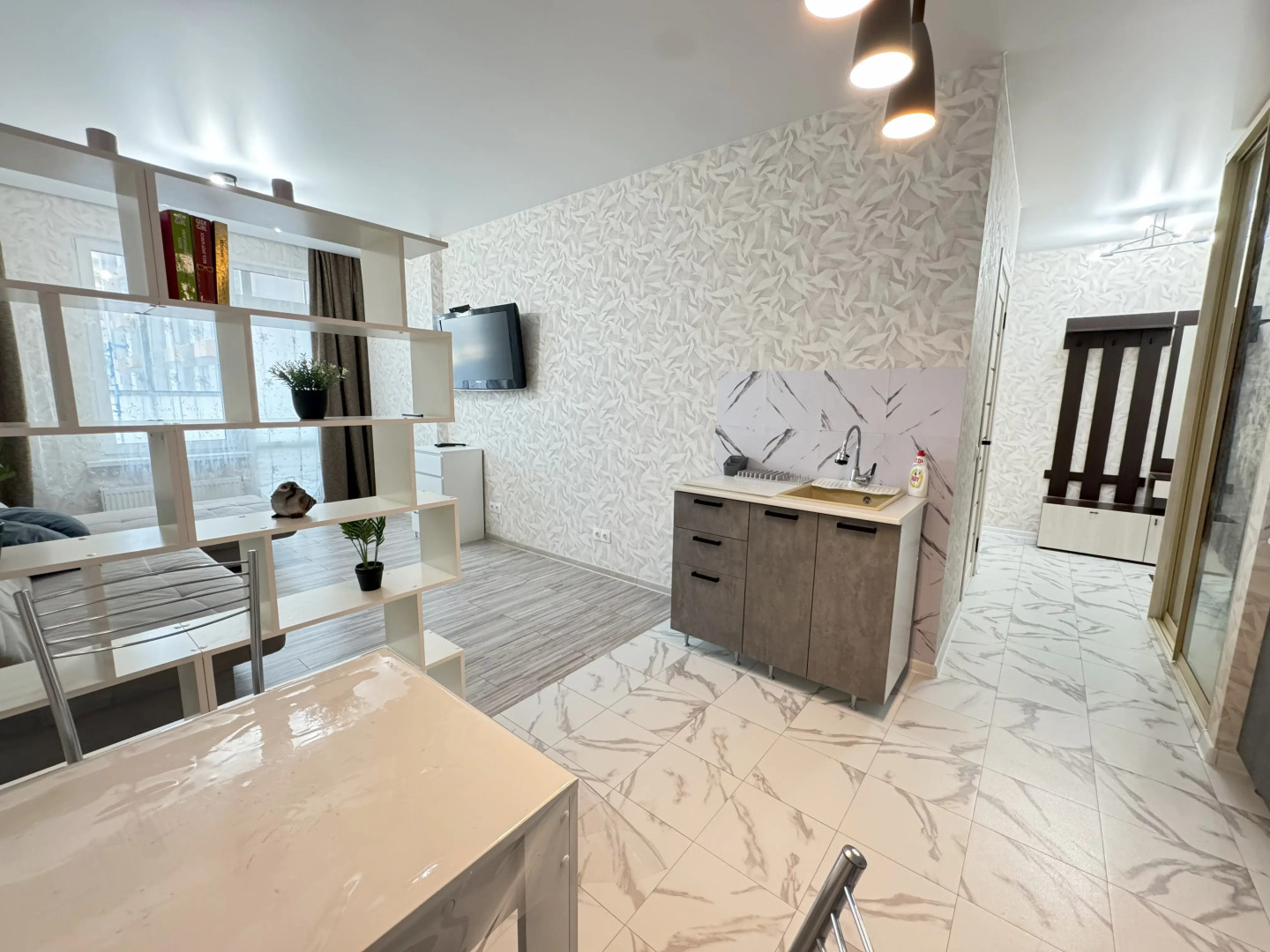 Квартира Пятиместная Красивая в Новом Районе Дивный Квартал у Озера