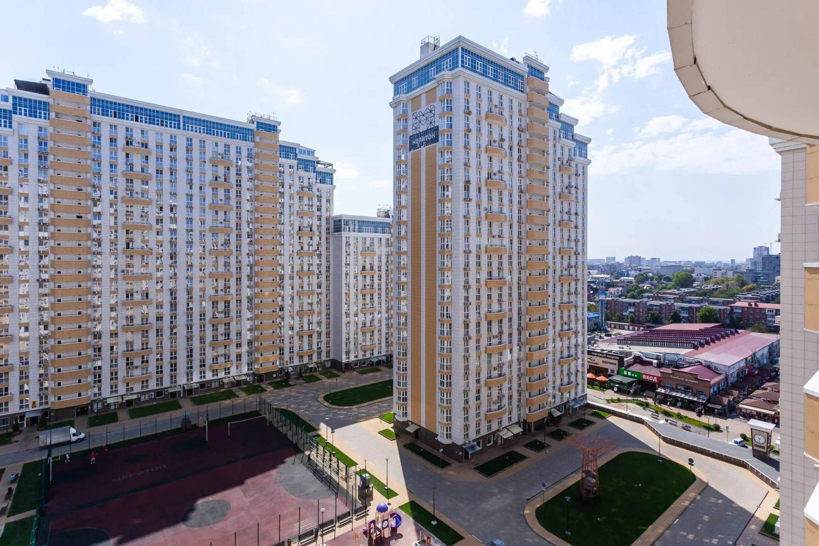 Квартира вместительная в самом центре города с парковкой