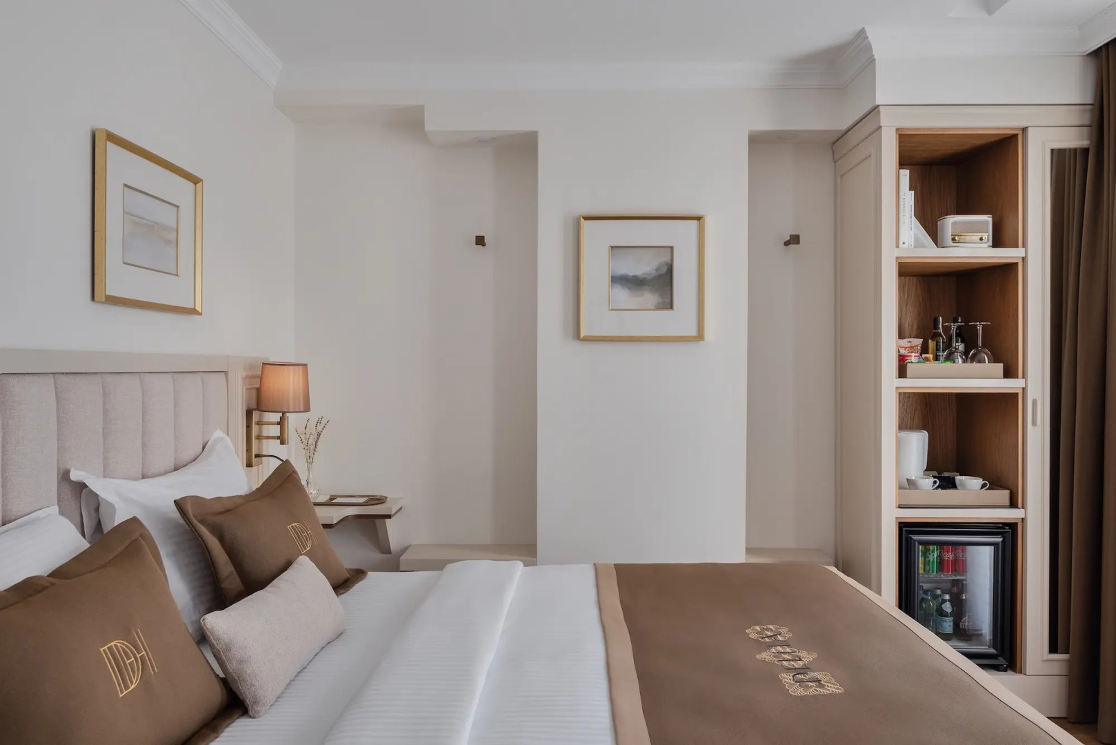 Отель Delita City