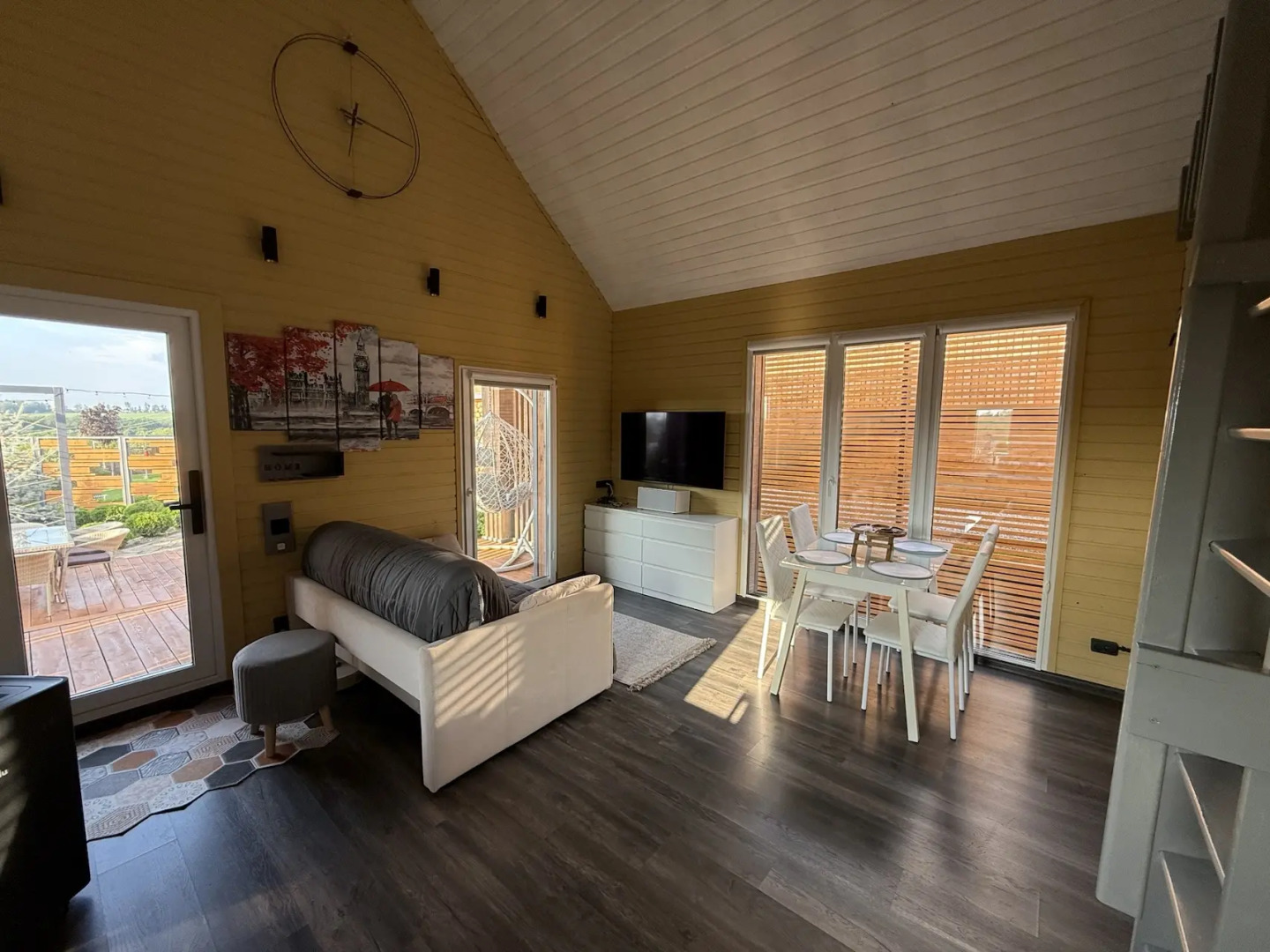 Частный дом Hill House Positive