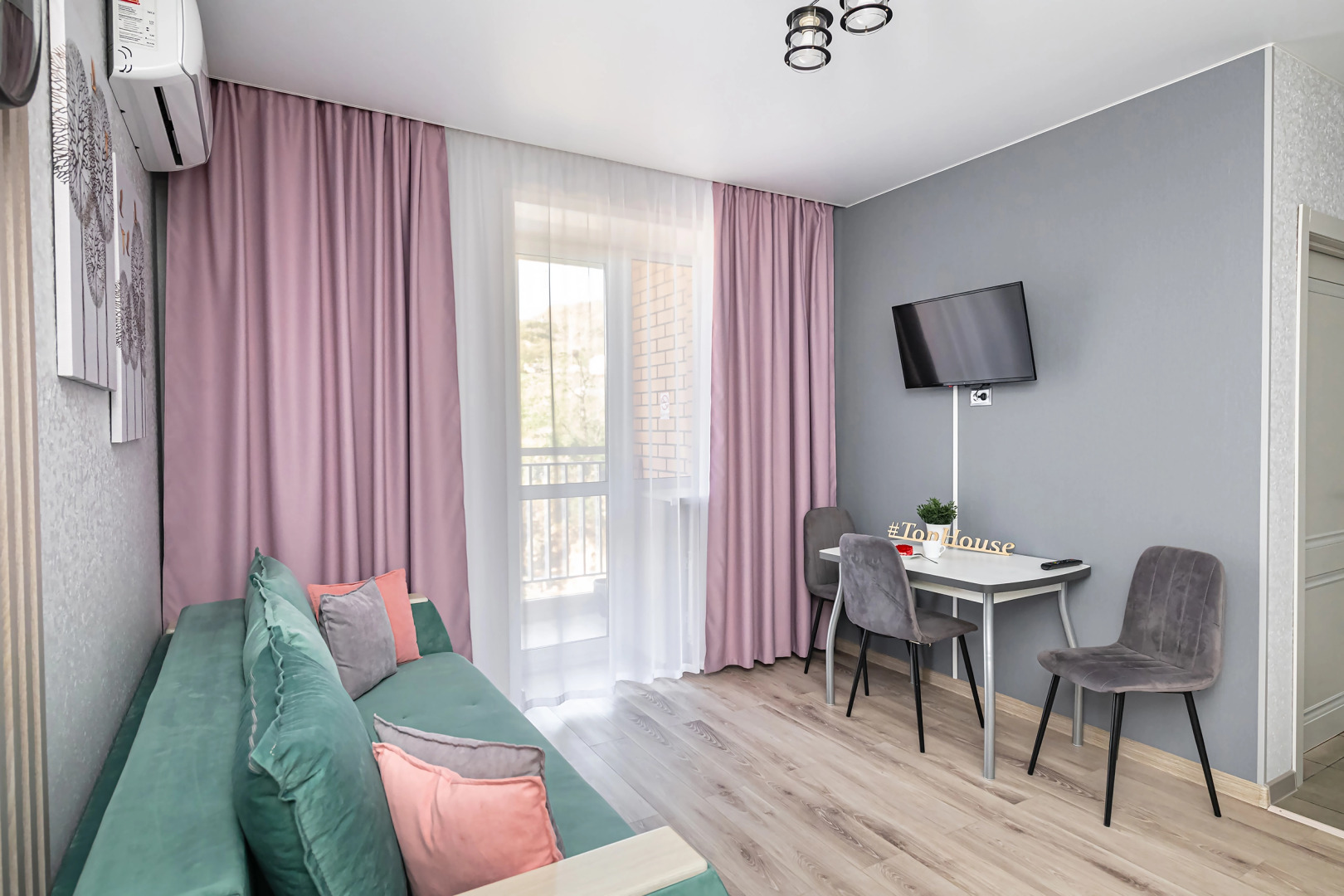 Апартаменты TopHouse на Нейбута  2А к4