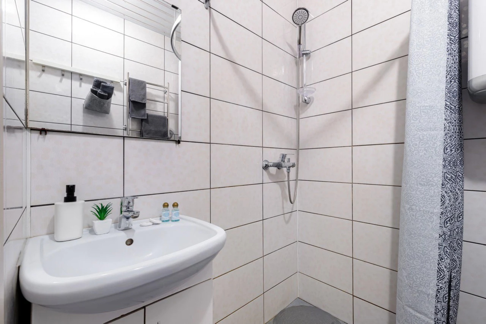 Частный дом часть с 2 спальнями с видом во дворик