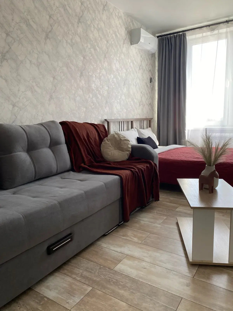 Квартира Happy House 70 лет Октября 3