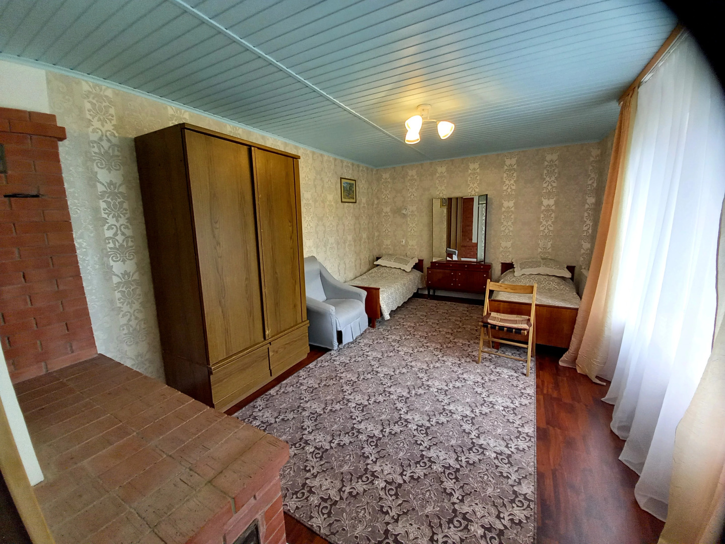 Дом у сосен