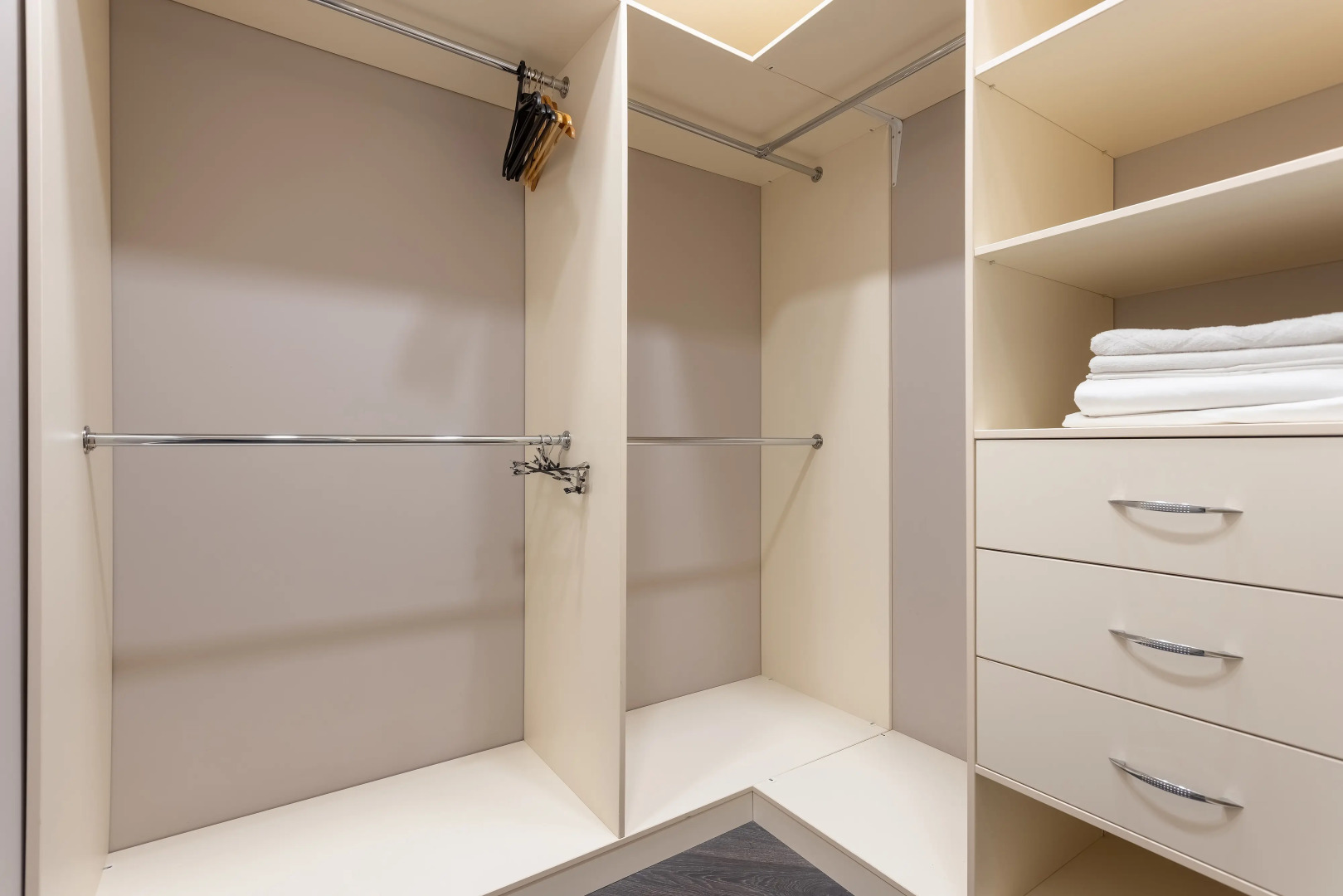 Апартаменты дизайнерские на 37 этаже