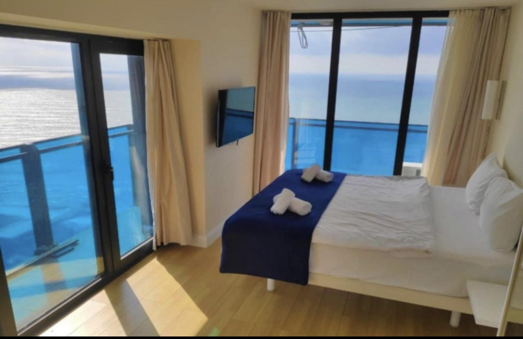 Апарт-отель V&V Orbi City