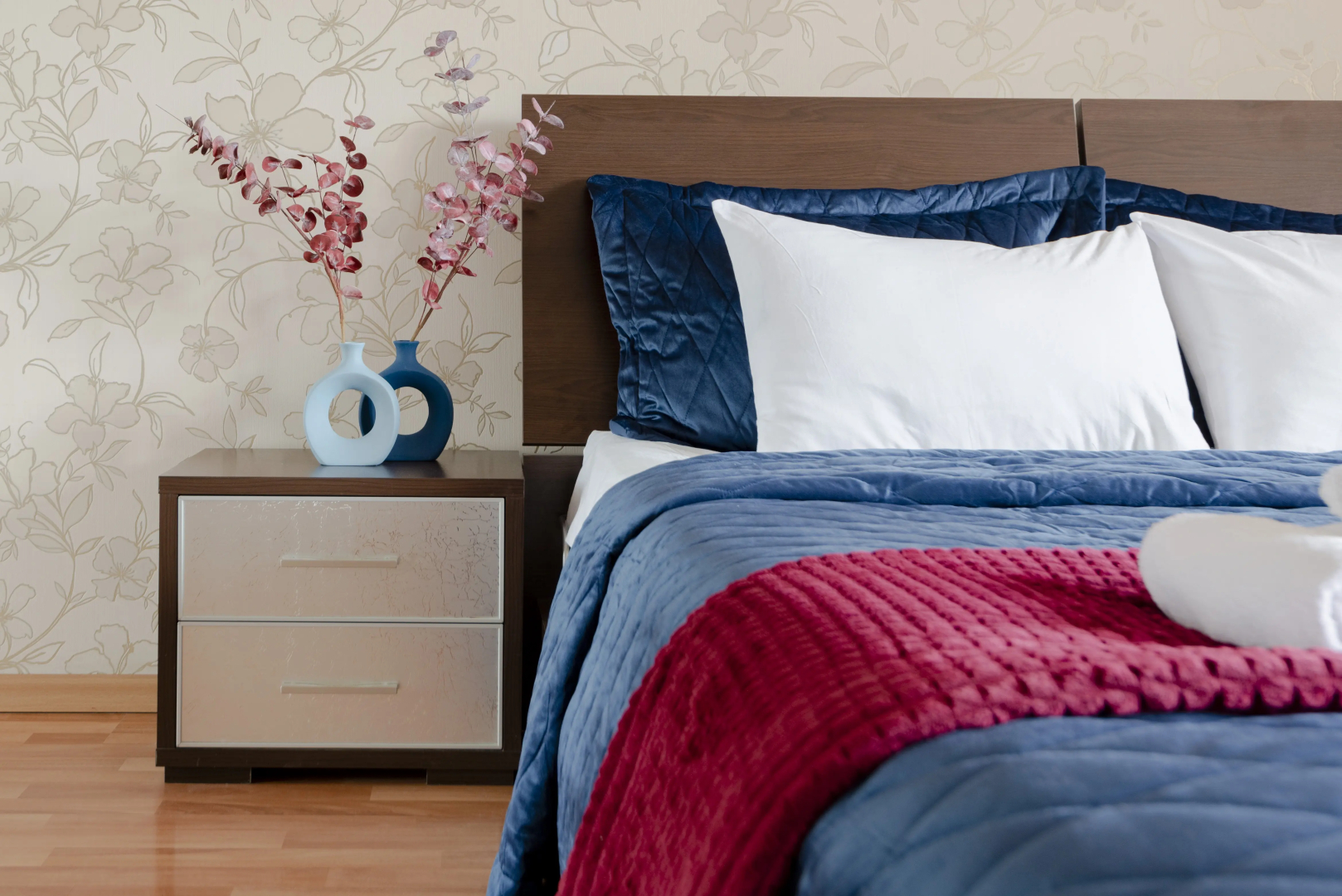 Квартира 3-к просторная недалеко от МНТК на пр.9-ой Пятилетки от RentAp, 6 сп.мест