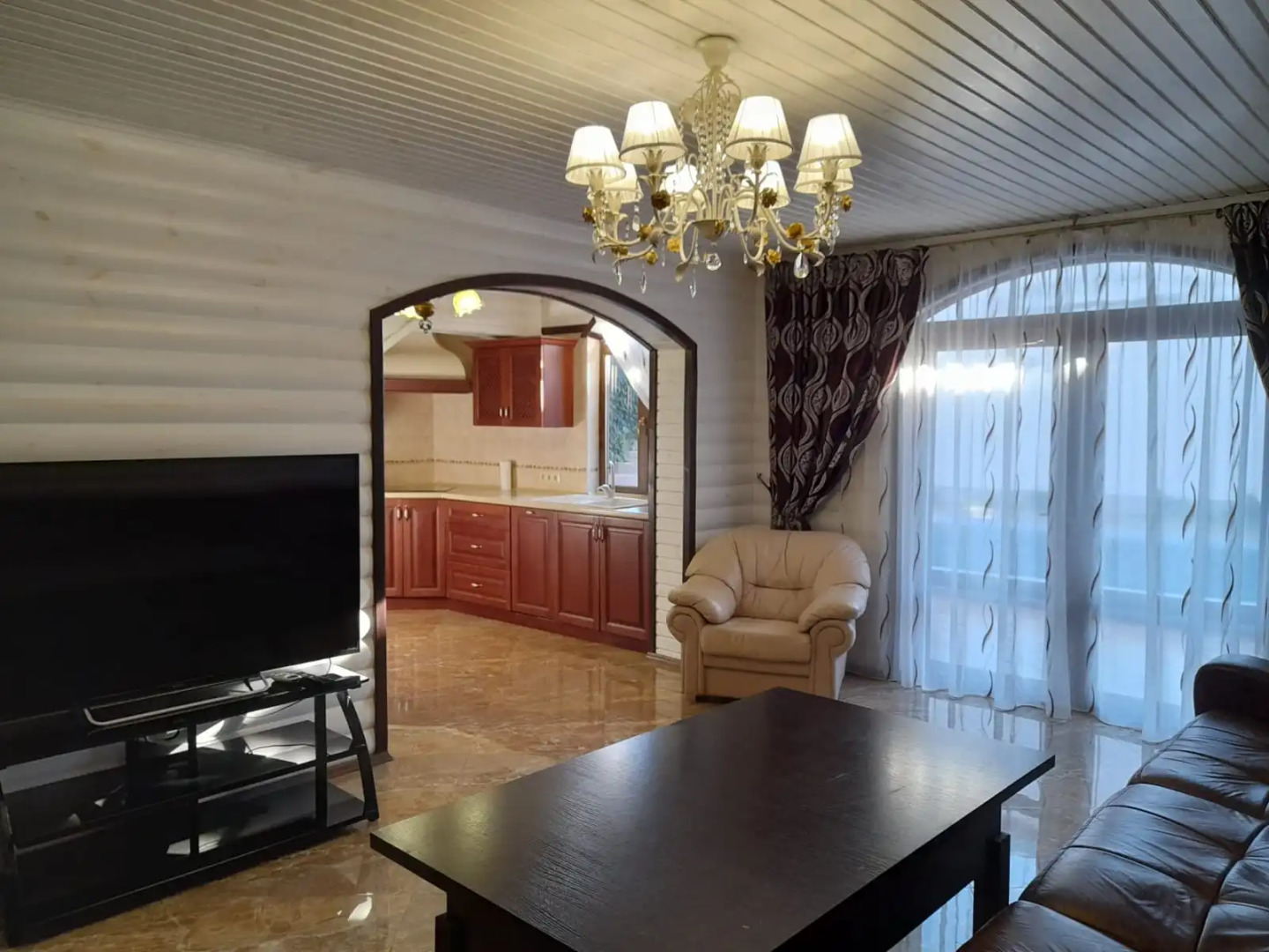 Частный Дом на Берегу Моря с Бассейном