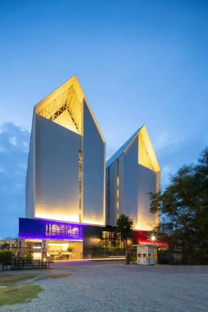 Отель Blue Hippo Hotel