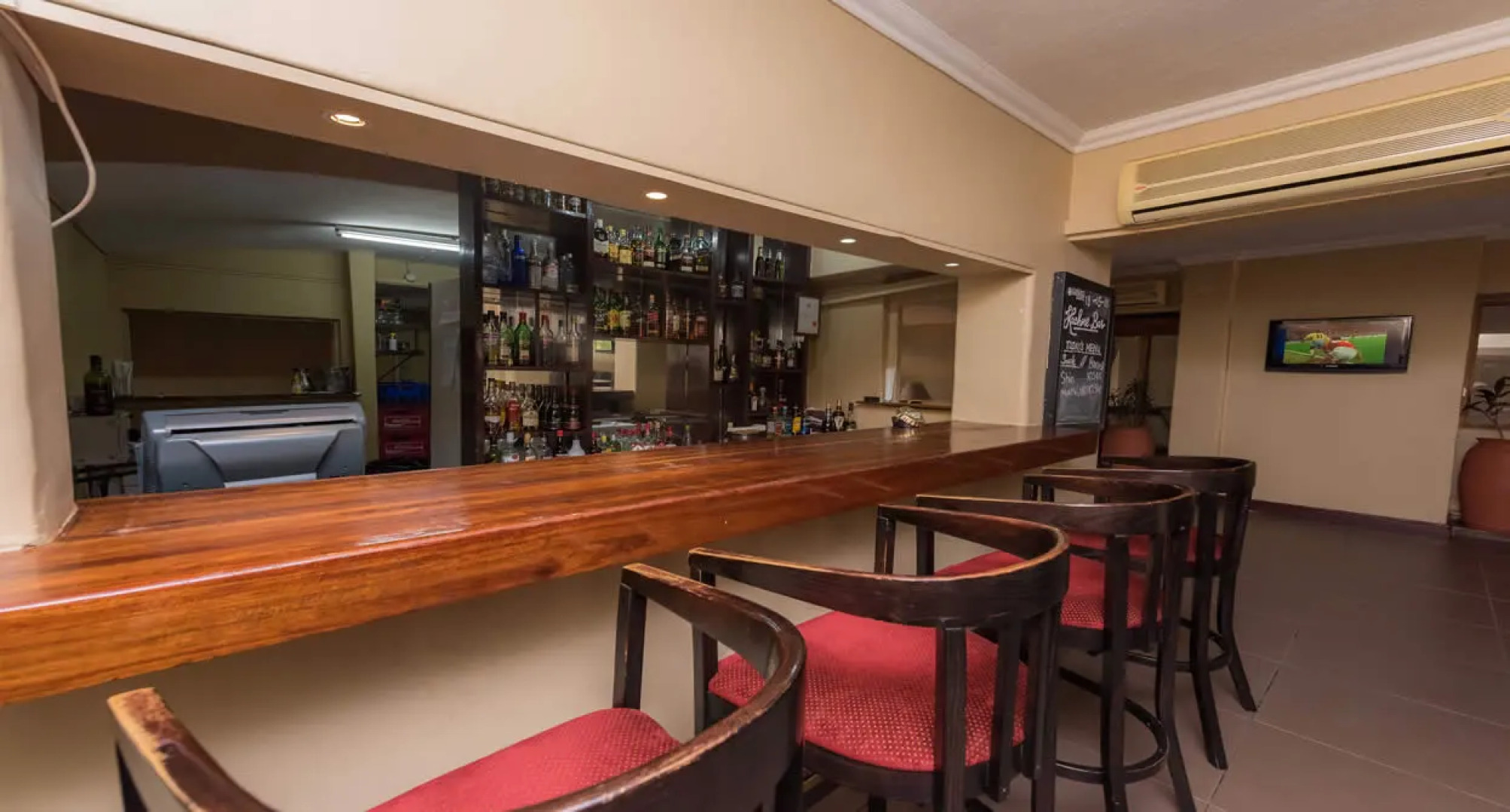 Отель Sunbird Capital