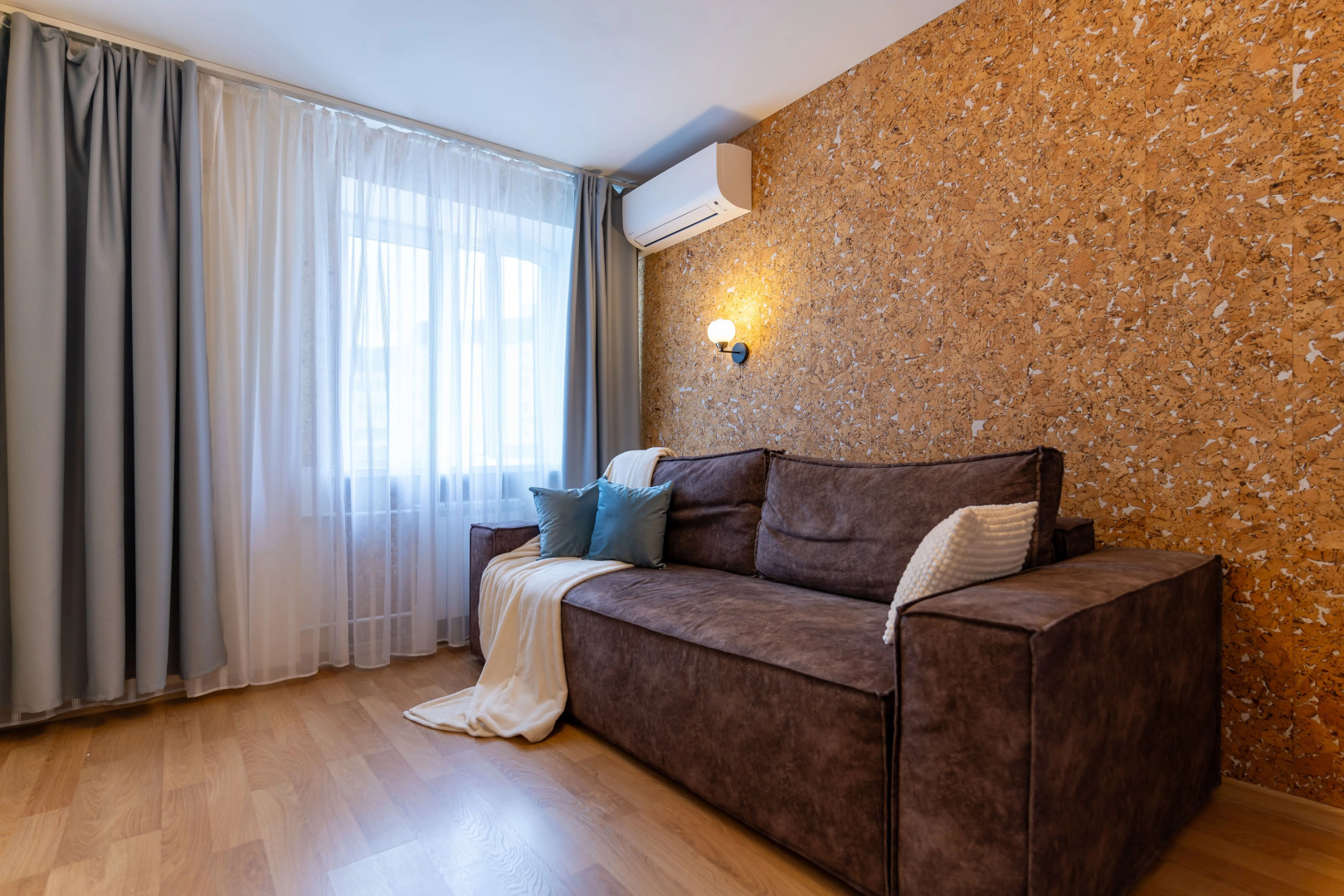 Апартаменты Трёхкомнатные с джакузи на Антона Валека 12