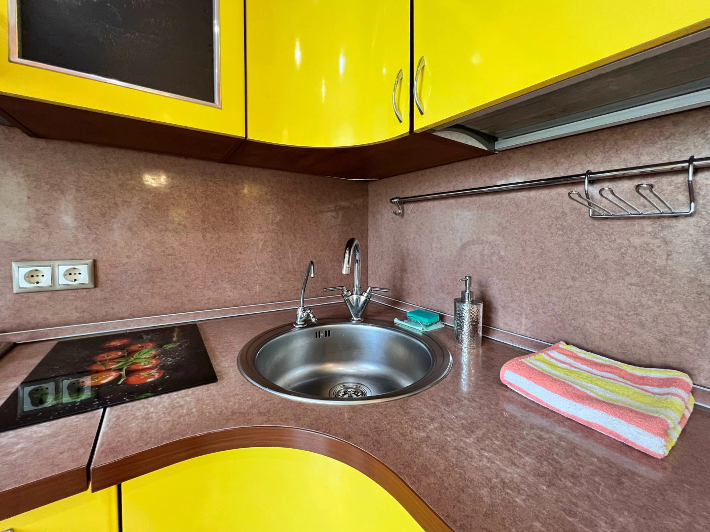 Апартаменты "Granada" Отличный вариант двухкомнатной квартиры в центре города недалеко от ЖД Вокзала