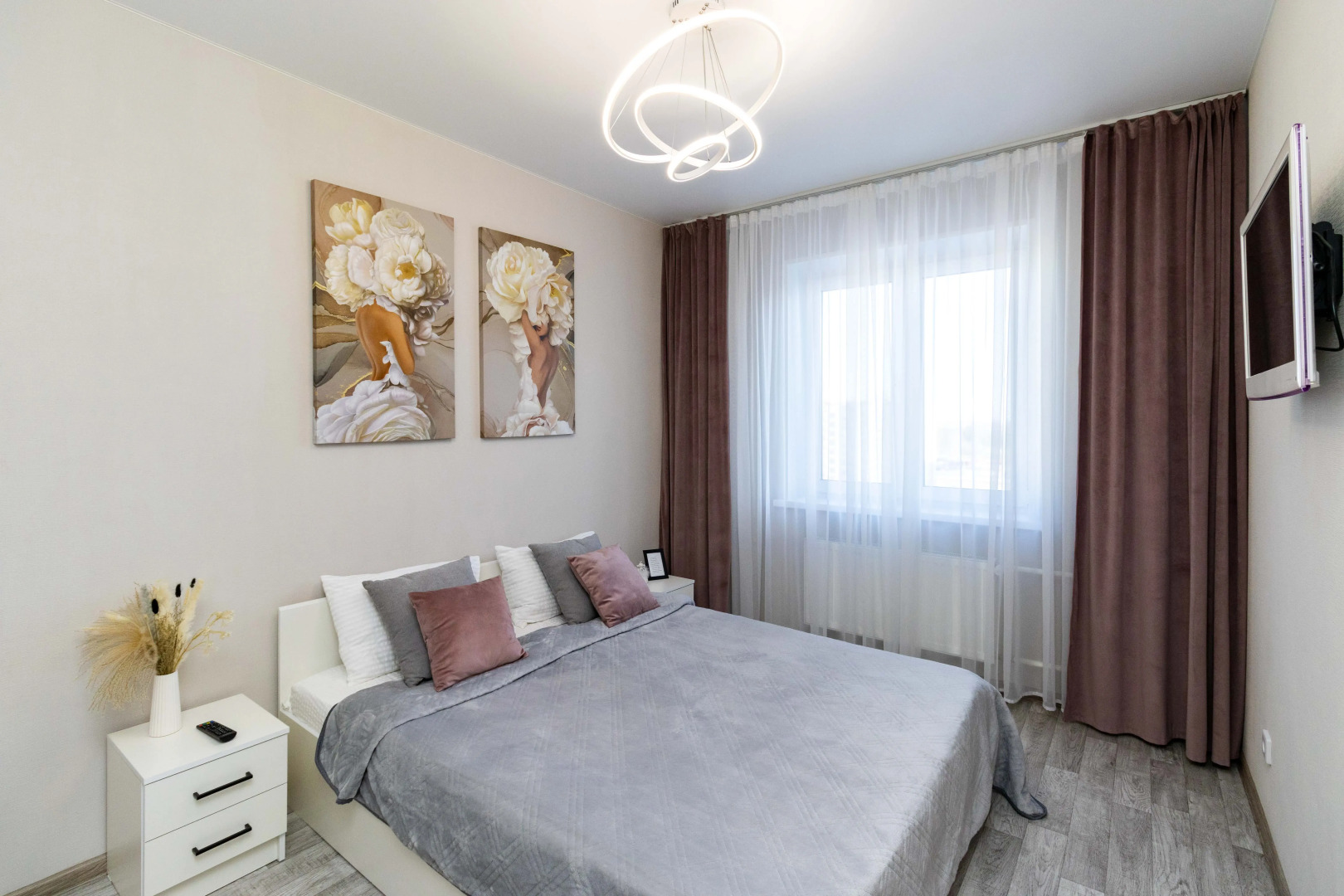 Квартира комфортные Ивана Захарова 18/2