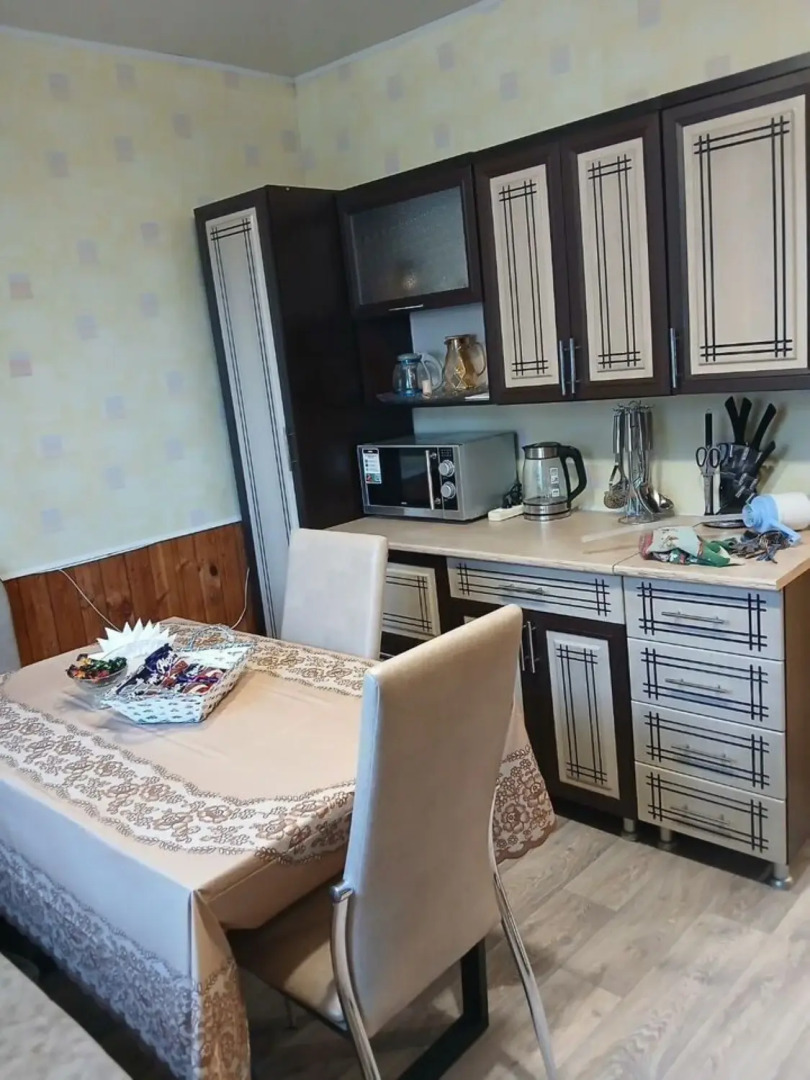 Частный Дом в Центpе Дeревни Взвад