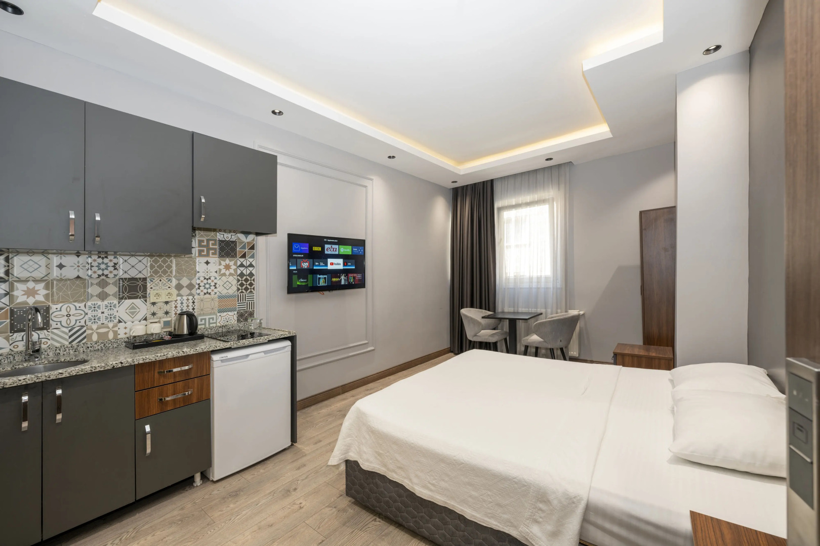 Отель Comfort Suites