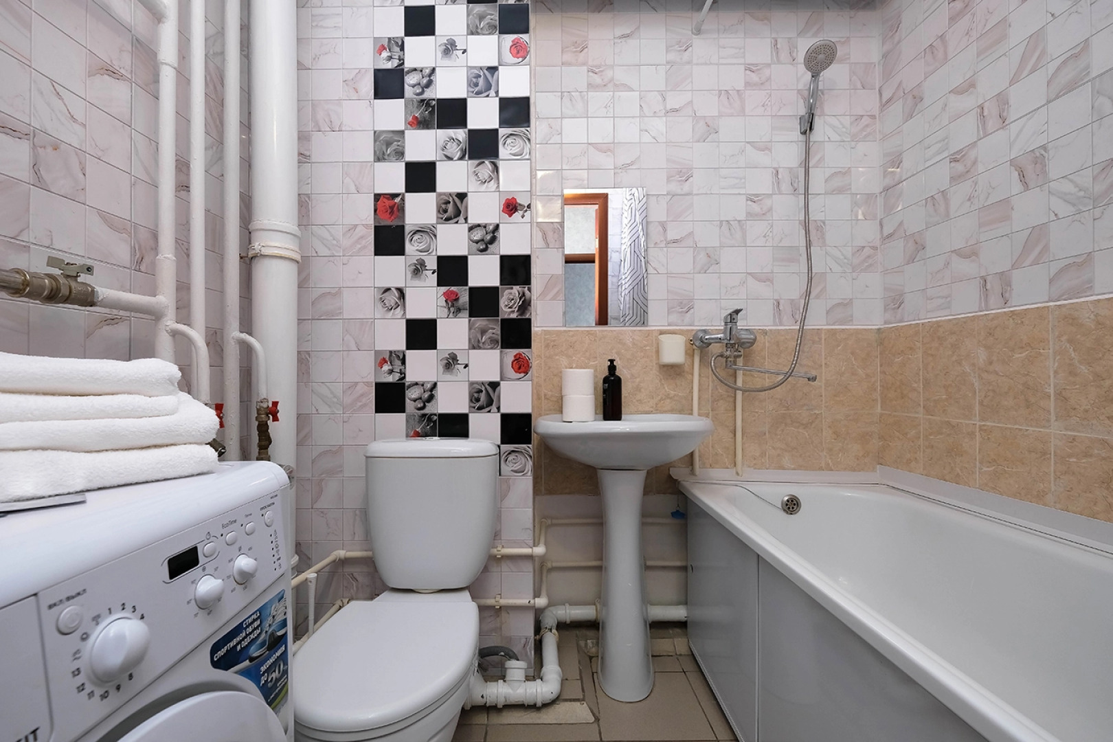 Квартира рядом с Мнтк им. Федорова и Ск Заря